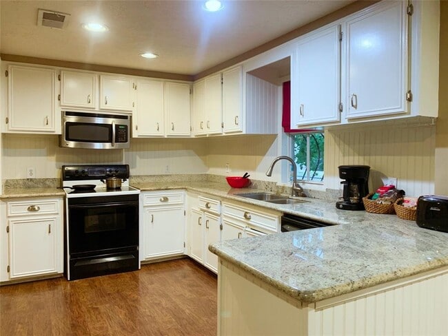 Building Photo - 5239 Kiam St