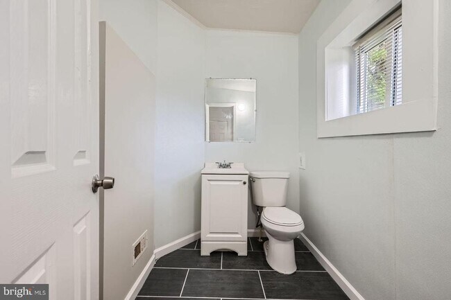 Building Photo - 118 N Hilton St