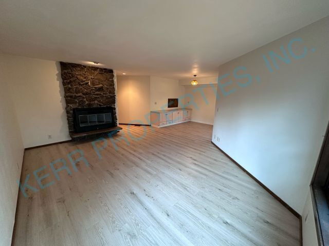 Building Photo - Charming 3-Bedroom Haven in Oregon City with 2 Full Baths – 1,350 Sq. Ft. of Comfort!