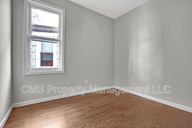 Building Photo - 142-144 Seymour Ave