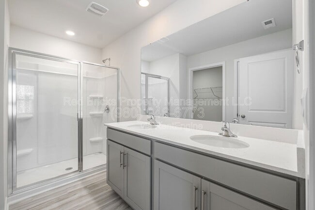 Building Photo - 142 Rustling Waters Dr