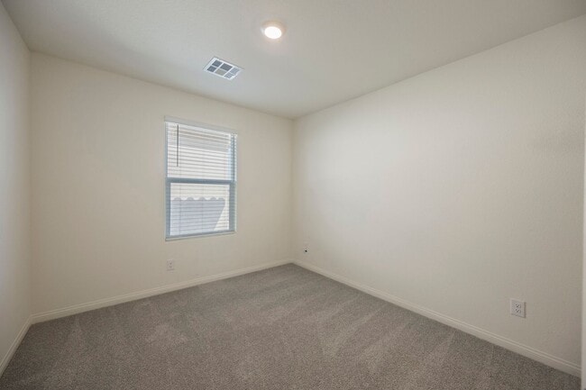 Building Photo - 402 Larksong Ave