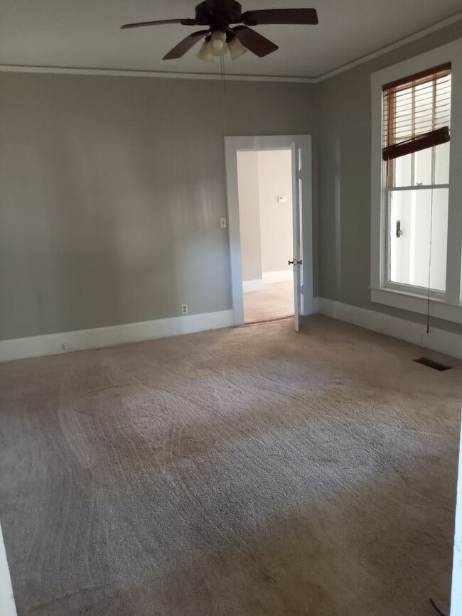 Building Photo - Great home near VSU!