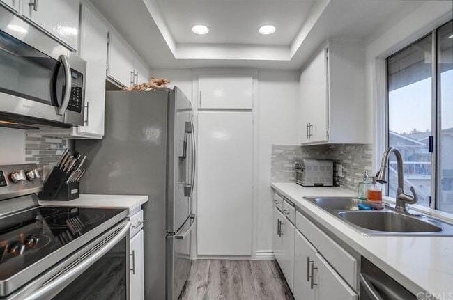 Building Photo - 1833 Camberley Ln