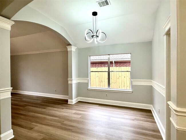 Building Photo - 5223 Mountain Forest Dr