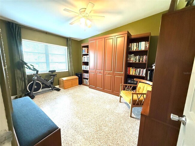 Building Photo - 712 Malone Dr