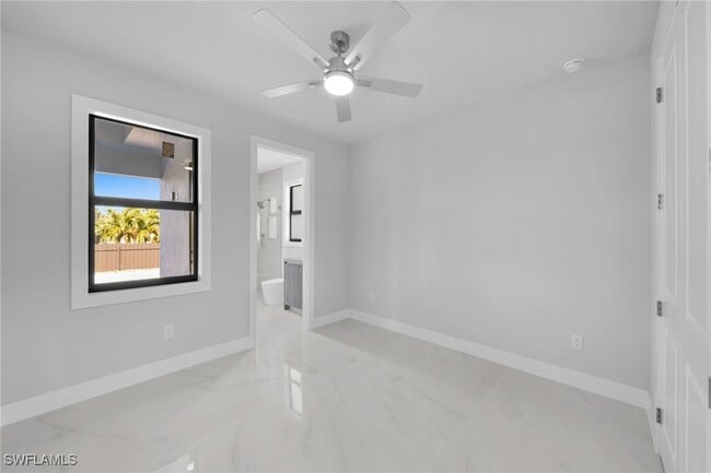 Building Photo - 436 NW 38th Ave