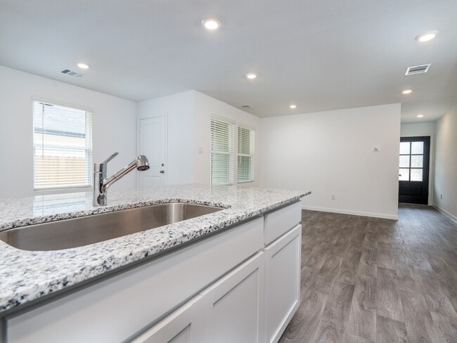 Building Photo - 14582 William Trails Dr