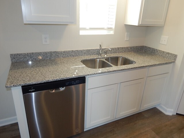 Building Photo - 247 Wimbledon Wy