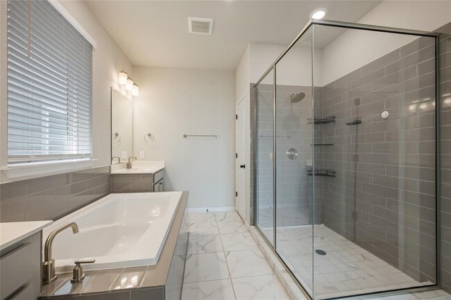 Building Photo - 13608 Cibolo Trace