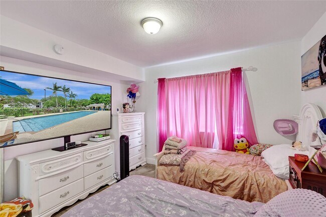 Building Photo - 15400 SW 284th St
