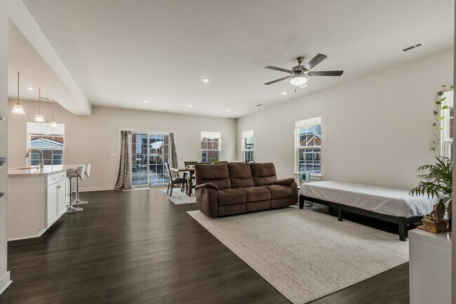 Building Photo - 302 Finnegan Ct