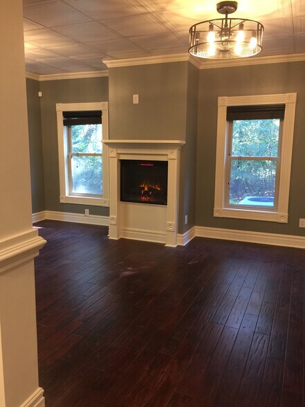 Building Photo - 5000 Wildeoak Trail