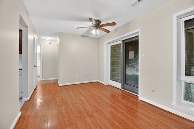Building Photo - 23252 Chestnut Oak Ct