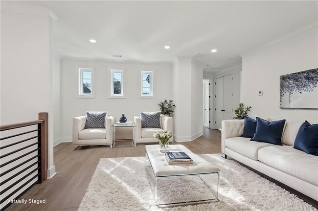 Building Photo - 120 Thome Dr