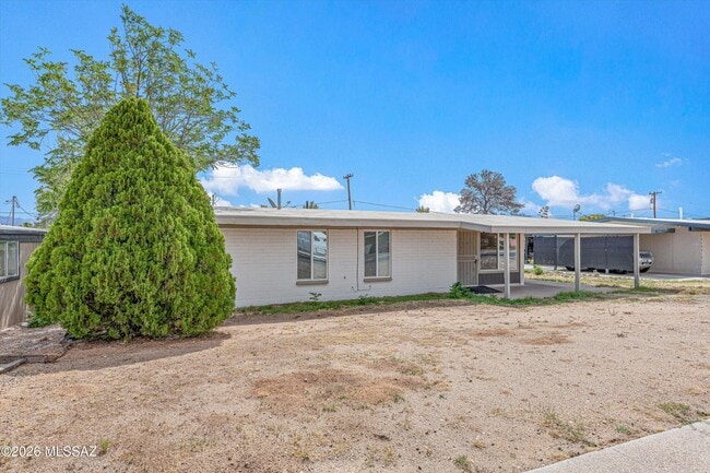 Building Photo - 227 S Ave B