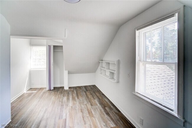 Building Photo - 4312 Kenmore Ave