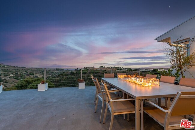 Building Photo - 28405 Via Acero