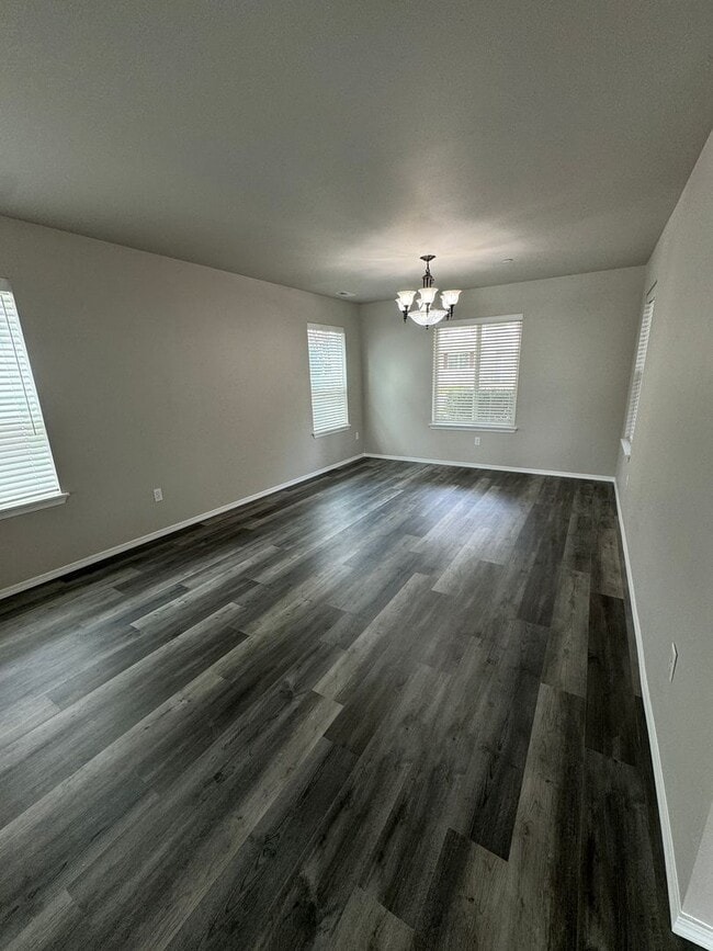 Building Photo - 1163 Swan Loop