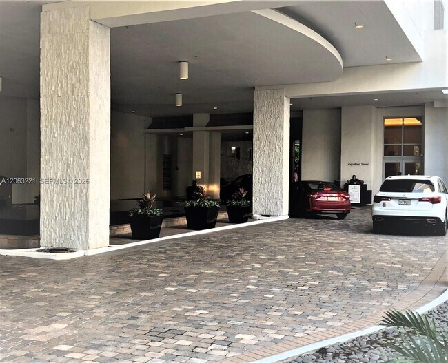 Building Photo - 1050 Brickell Ave