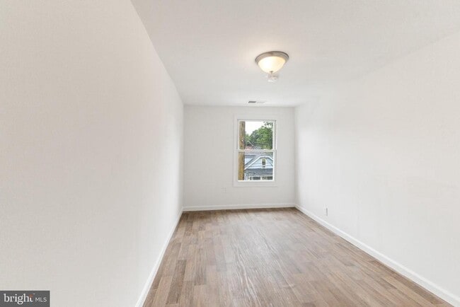 Building Photo - 211 Broad St