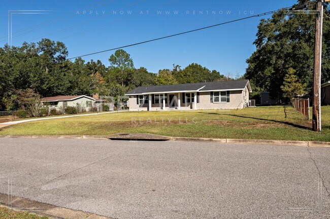 Building Photo - Beautifully Updated 4-Bedroom Home in West Mobile!