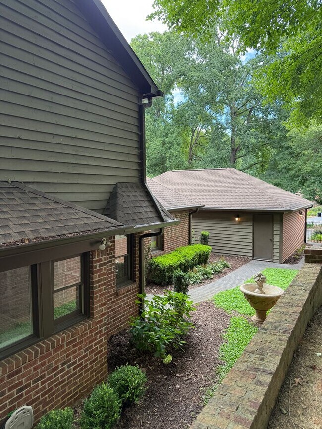 Building Photo - 7434 Newmans Ln