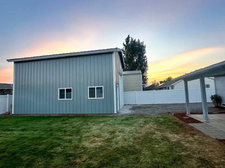 Building Photo - 1428 W Heron Ave