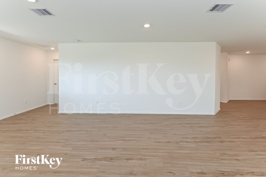 Building Photo - 24215 Becker Hollow Ln