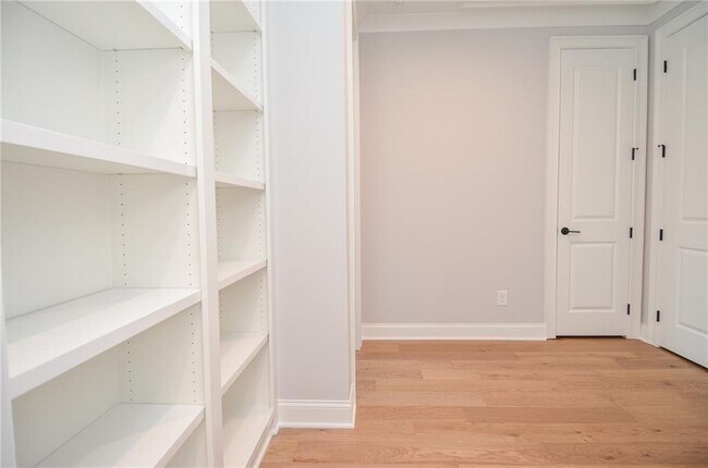Building Photo - 3963 Enclave Wy