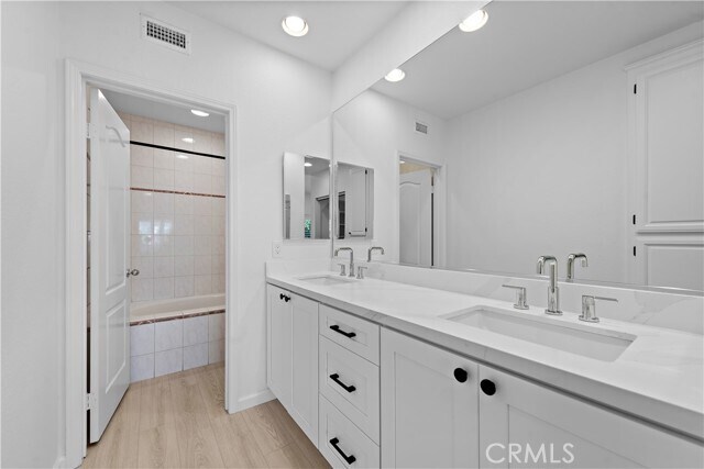 Building Photo - 49 Tennis Villas Dr
