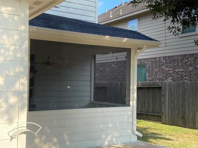 Building Photo - 4903 Summer Ridge Dr