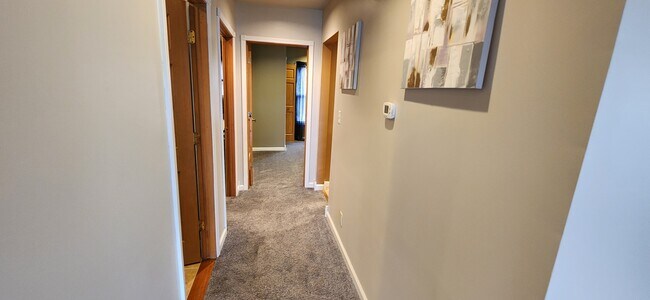 Building Photo - 1224 Woodlawn Dr