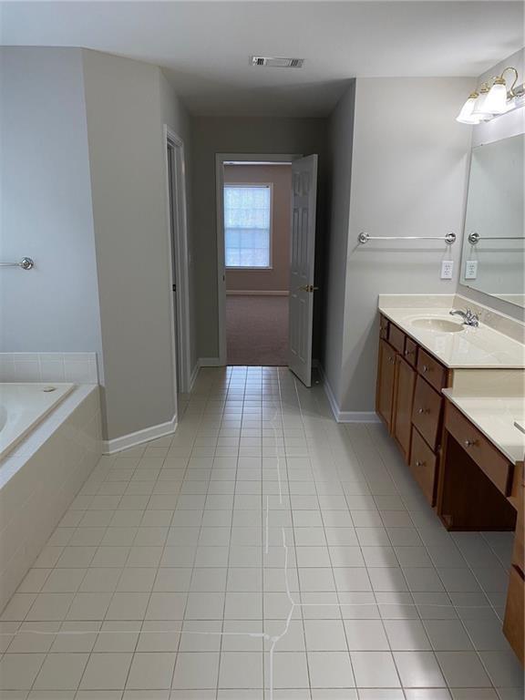 Building Photo - 7637 Forest Glen Way