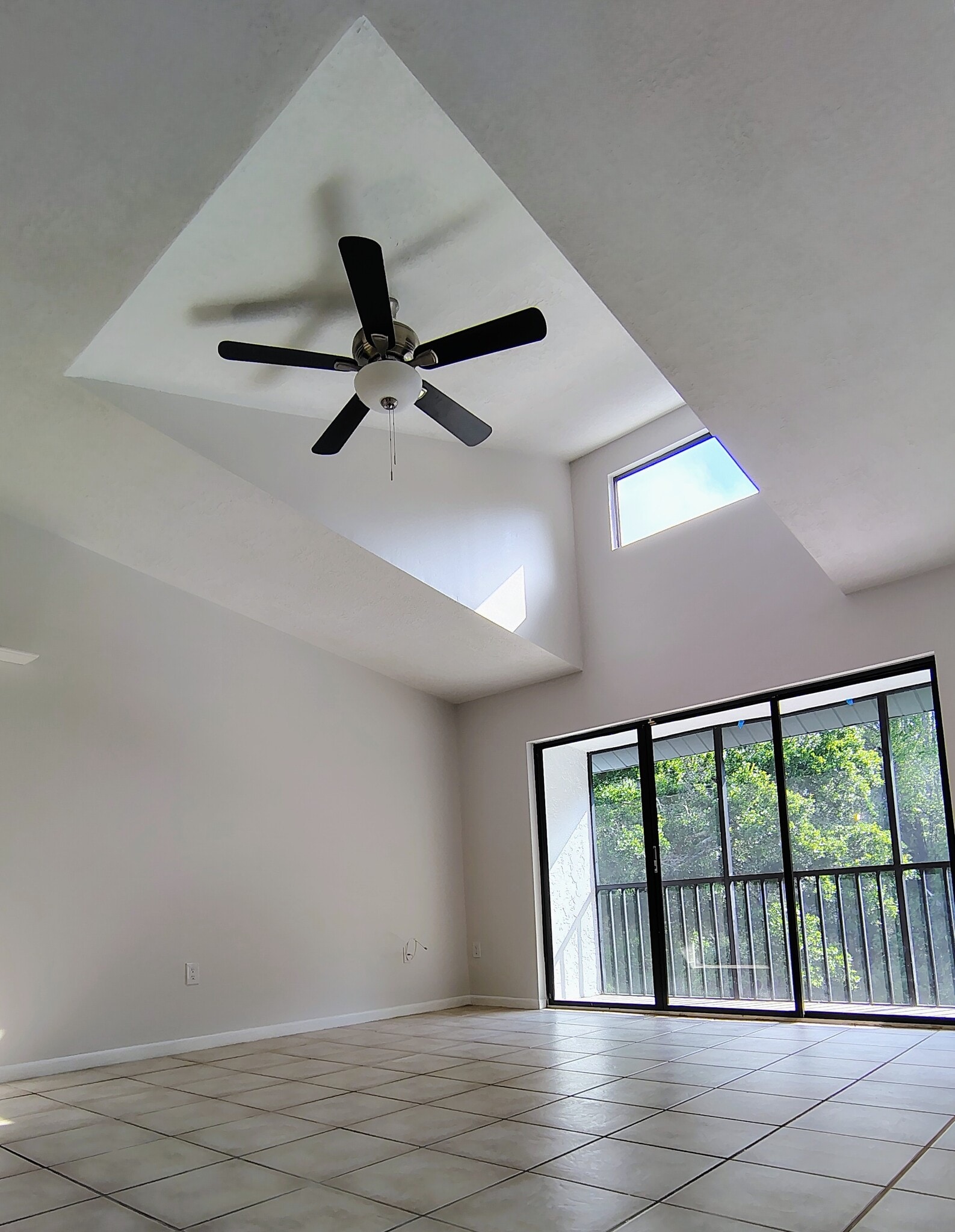 Vaulted ceiling over DR and LR w/view of balcony and preserve - 1353 Pine Ridge Cir E