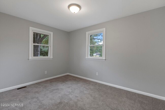 Building Photo - 124 Kitt Dr
