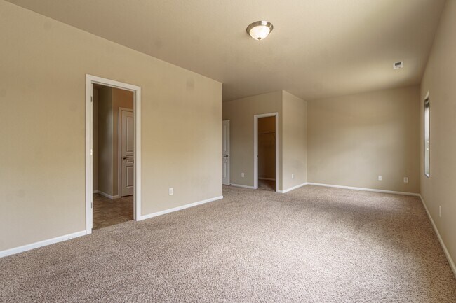 Building Photo - 5604 Saint Patrick View