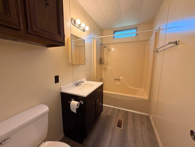 Building Photo - Charming 3-bedroom, 2-bathroom home in Dover, AR.