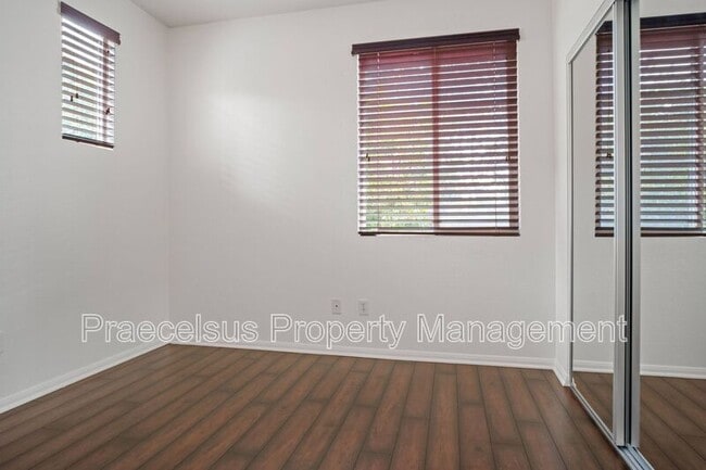Building Photo - 2374 Calle Torreno