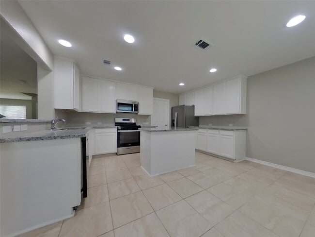 Building Photo - 4738 Montclair Hill Ln