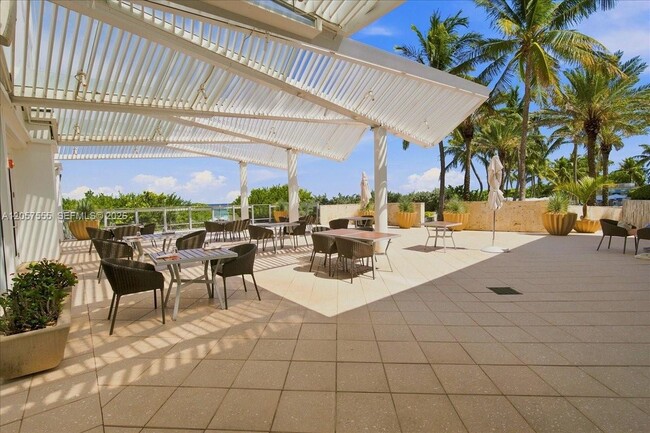 Building Photo - 6801 Collins Ave