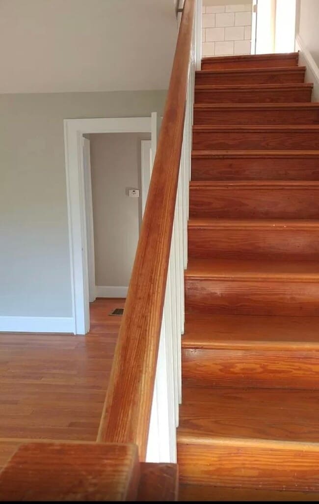 Building Photo - 3 bedroom 2 bath prime location!