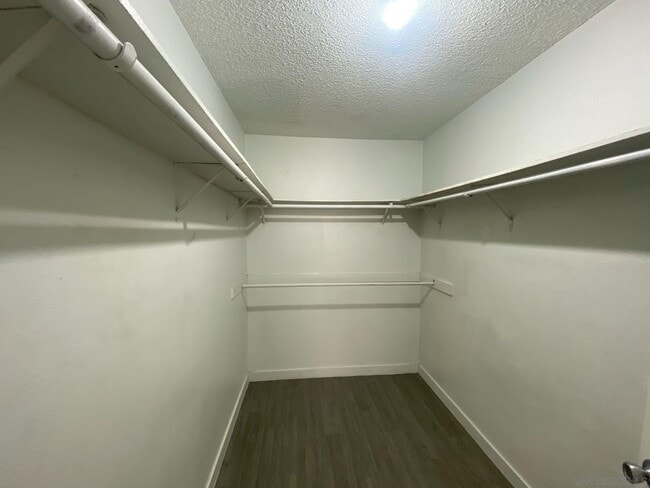 Building Photo - 702 R Ave