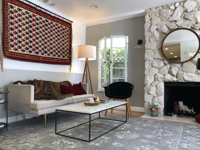 Building Photo - Updated 4BR Mar Vista Home with Huge Private Backyard