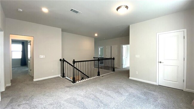 Building Photo - 1835 Wellston Dr