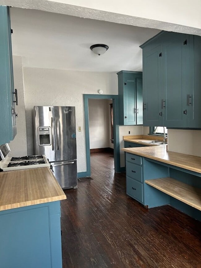 Building Photo - 2 Bedroom, 2 Bath Home w/Full Basement in Dayton