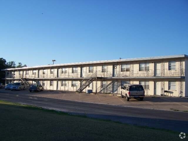 Building Photo - 304 Carpenter Rd