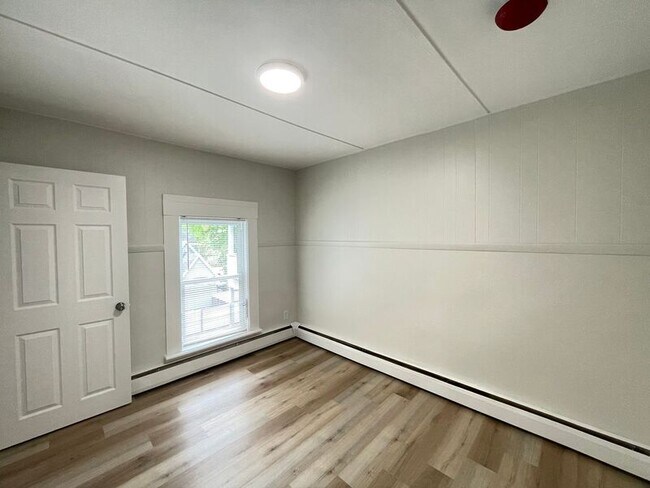 Building Photo - 53 Pennacook St