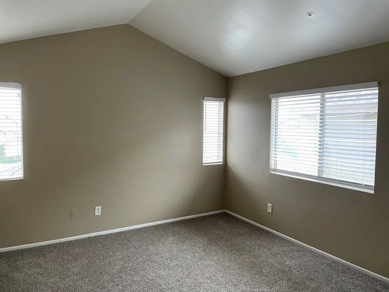 Building Photo - 11484 Millpond Rd