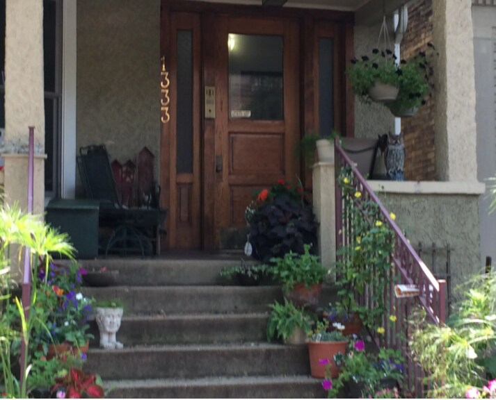 Front Porch - 1333 W Foster Ave